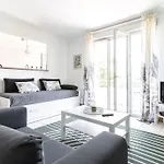 Appartamento Beautiful With Terrace + Private Parking