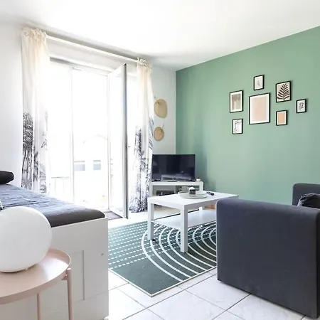 Beautiful With Terrace + Private Parking