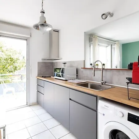 Daire Beautiful With Terrace + Private Parking